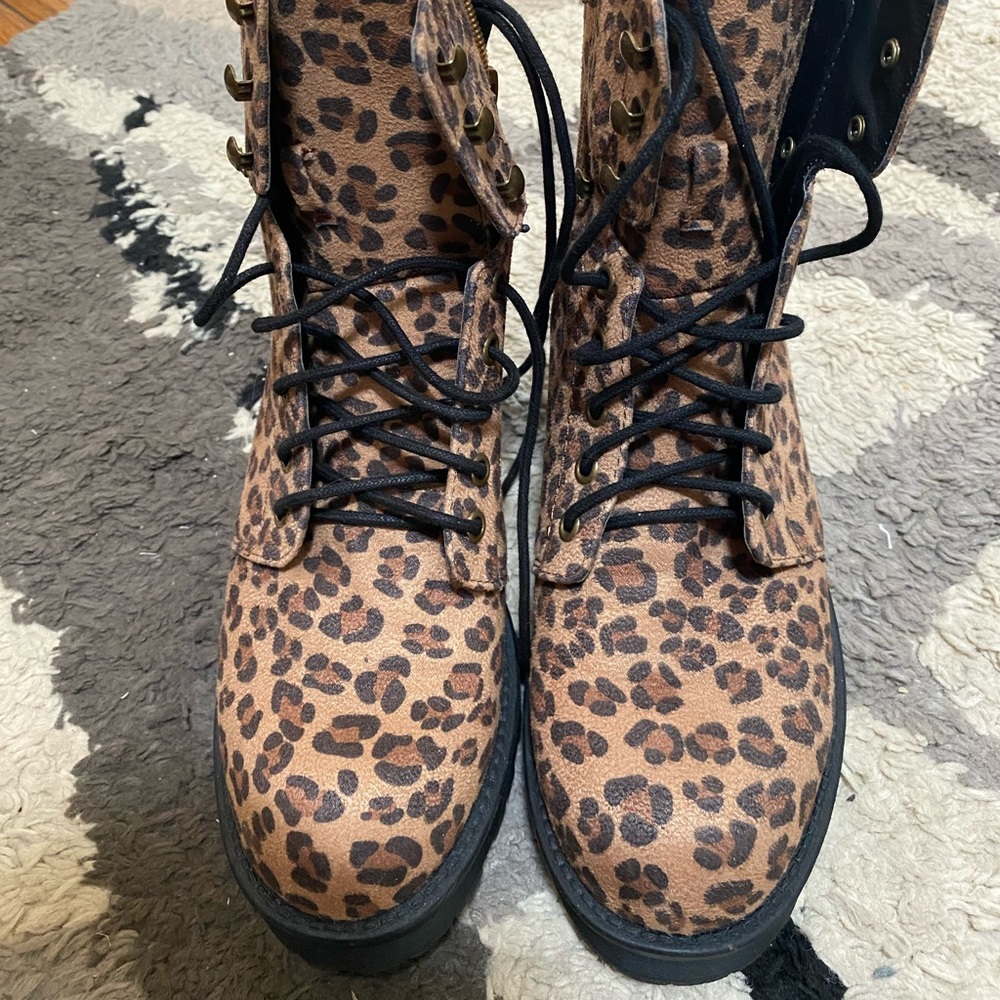 MIA leopard combat boots